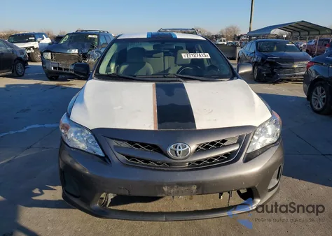 2011 Toyota Corolla Base z USA, uszkodzony, nr VIN JTDBU4EE3BJ107193